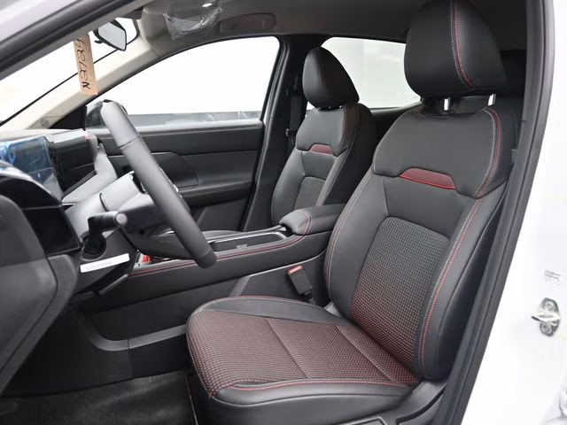 2026 Aspen White Tricoat Nissan Kicks SR AWD SUV