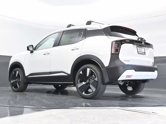 2026 Aspen White Tricoat Nissan Kicks SR AWD SUV