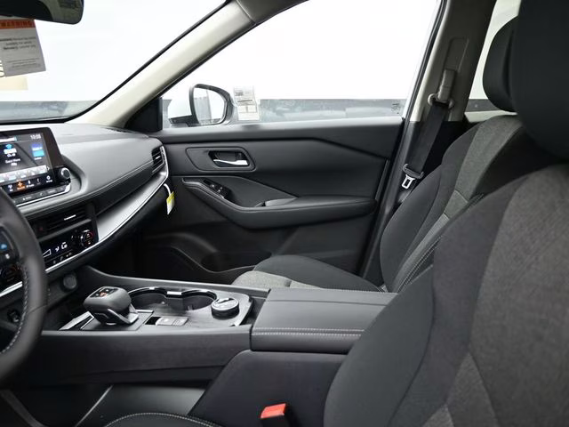 2026 Everest White Pearl Tricoat Nissan Rogue SV AWD SUV