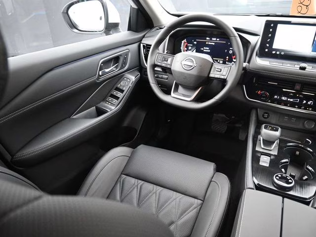 2026 Everest White Pearl Tricoat Nissan Rogue Platinum AWD SUV
