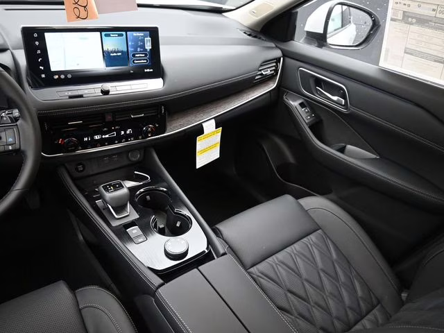 2026 Everest White Pearl Tricoat Nissan Rogue Platinum AWD SUV