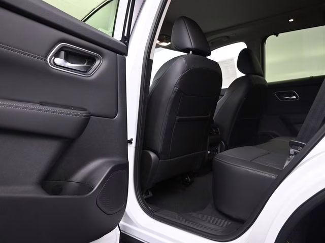 2026 Everest White Pearl Tricoat Nissan Rogue Platinum AWD SUV