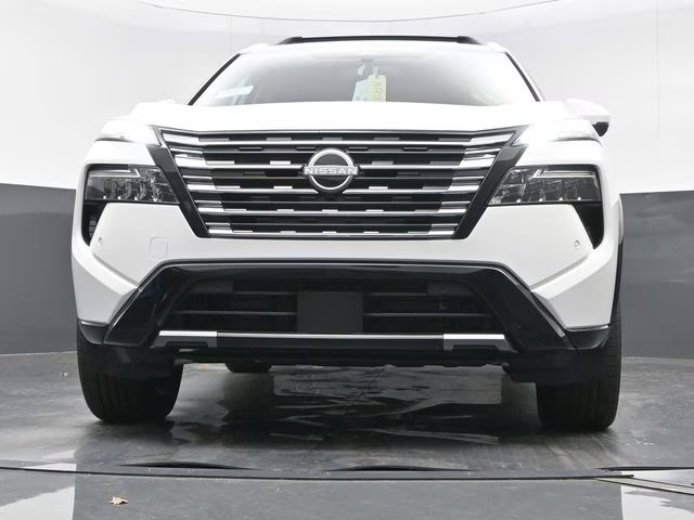 2026 Everest White Pearl Tricoat Nissan Rogue Platinum AWD SUV