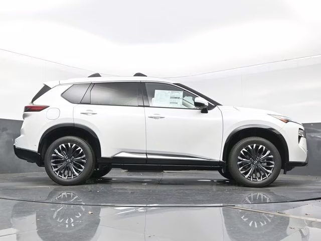 2026 Everest White Pearl Tricoat Nissan Rogue Platinum AWD SUV