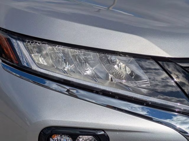 2026 Alloy Silver Metallic Mitsubishi Outlander Sport 2.0 LE 4X4 SUV