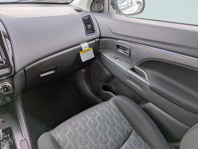 2026 Alloy Silver Metallic Mitsubishi Outlander Sport 2.0 LE 4X4 SUV