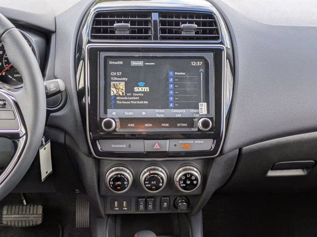 2026 Alloy Silver Metallic Mitsubishi Outlander Sport 2.0 LE 4X4 SUV