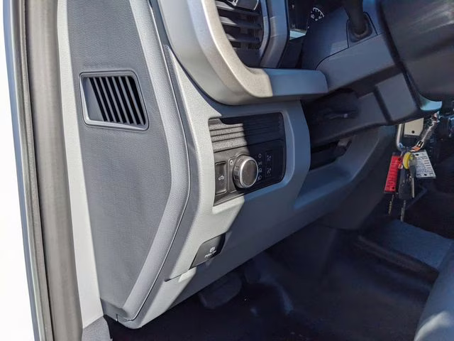 2026 Oxford White Ford Super Duty F-250 SRW XL 4X4 Truck