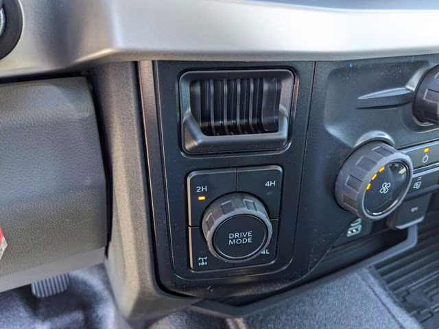 2026 Oxford White Ford Super Duty F-250 SRW XL 4X4 Truck