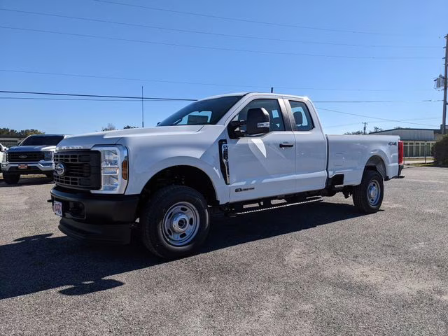 2026 Oxford White Ford Super Duty F-250 SRW XL 4X4 Truck