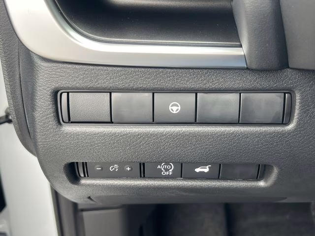 2026 Everest White Pearl Tricoat Nissan Rogue SV FWD SUV