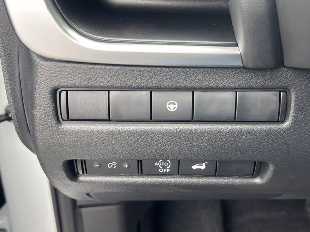 2026 Everest White Pearl Tricoat Nissan Rogue SV FWD SUV