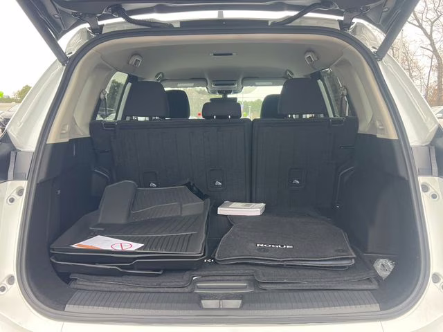 2026 Everest White Pearl Tricoat Nissan Rogue SV FWD SUV