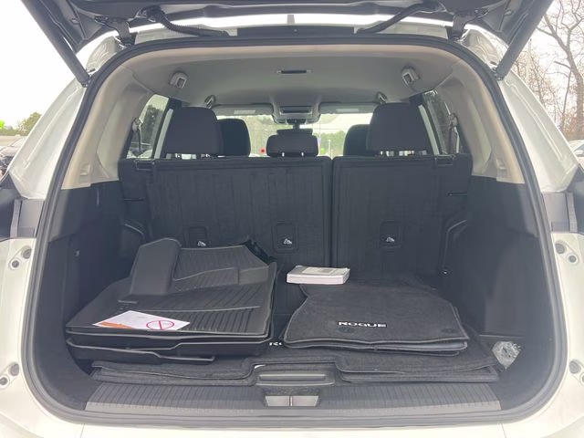 2026 Everest White Pearl Tricoat Nissan Rogue SV FWD SUV