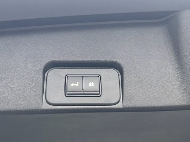 2026 Everest White Pearl Tricoat Nissan Rogue SV FWD SUV