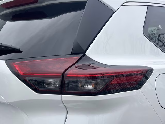 2026 Everest White Pearl Tricoat Nissan Rogue SV FWD SUV