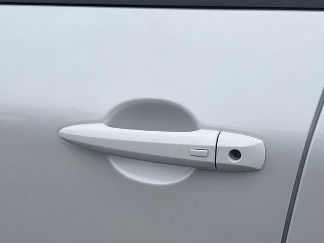 2026 Everest White Pearl Tricoat Nissan Rogue SV FWD SUV