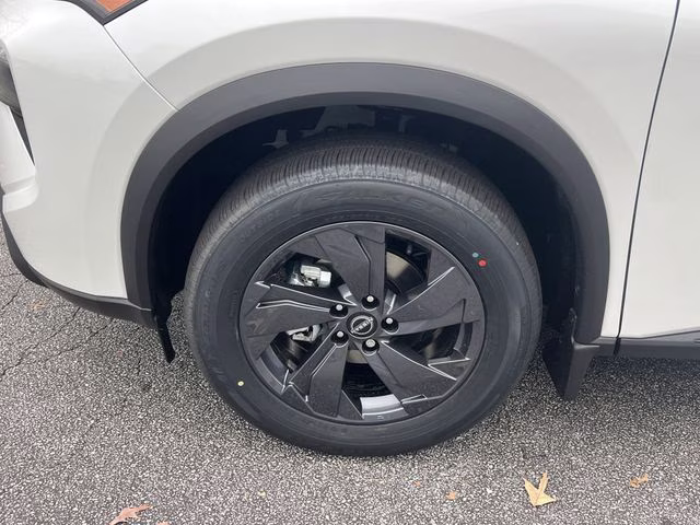 2026 Everest White Pearl Tricoat Nissan Rogue SV FWD SUV