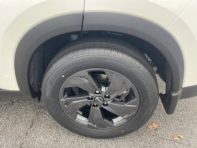 2026 Everest White Pearl Tricoat Nissan Rogue SV FWD SUV