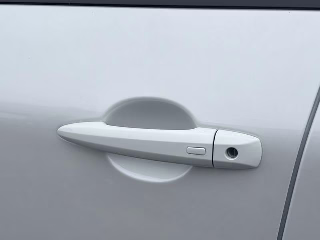 2026 Everest White Pearl Tricoat Nissan Rogue SV FWD SUV