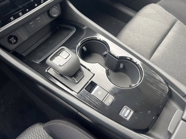 2026 Everest White Pearl Tricoat Nissan Rogue SV FWD SUV