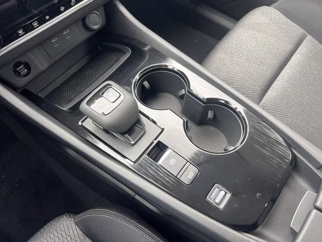 2026 Everest White Pearl Tricoat Nissan Rogue SV FWD SUV