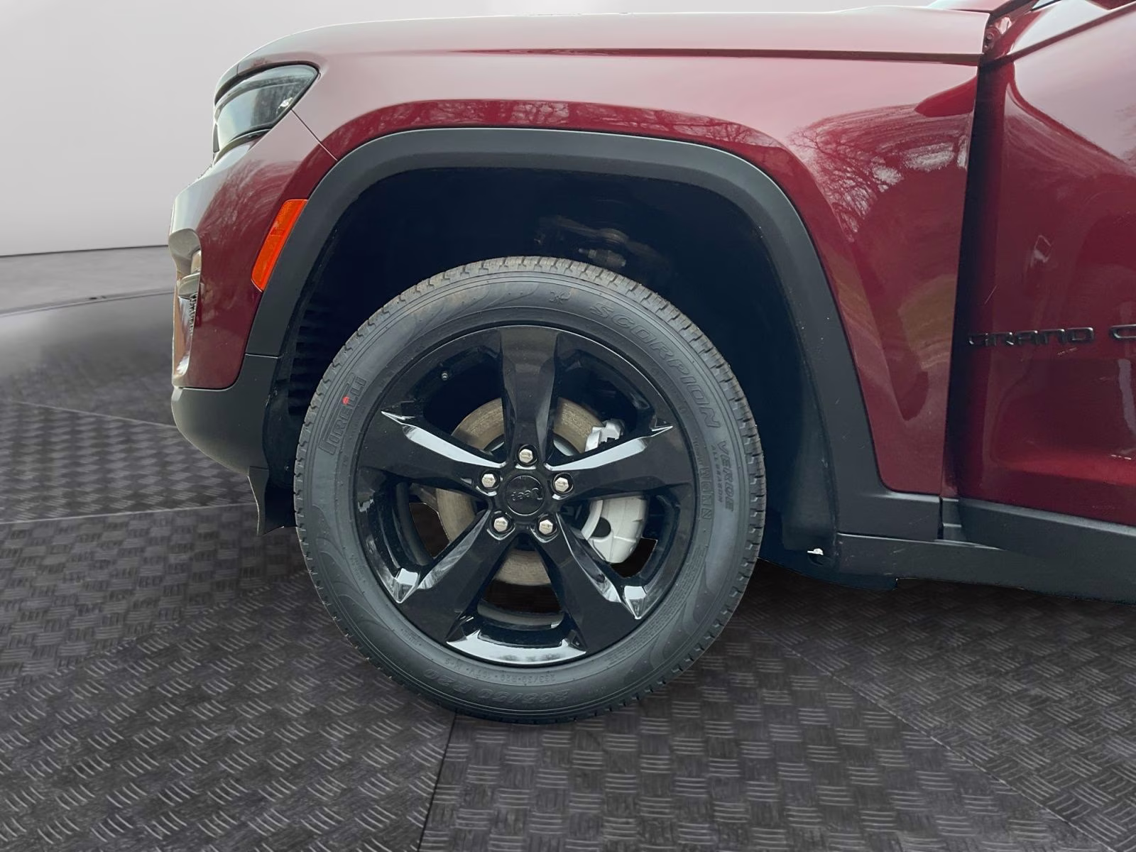 2025 Velvet Red Pearlcoat Jeep Grand Cherokee Limited 4X4 SUV
