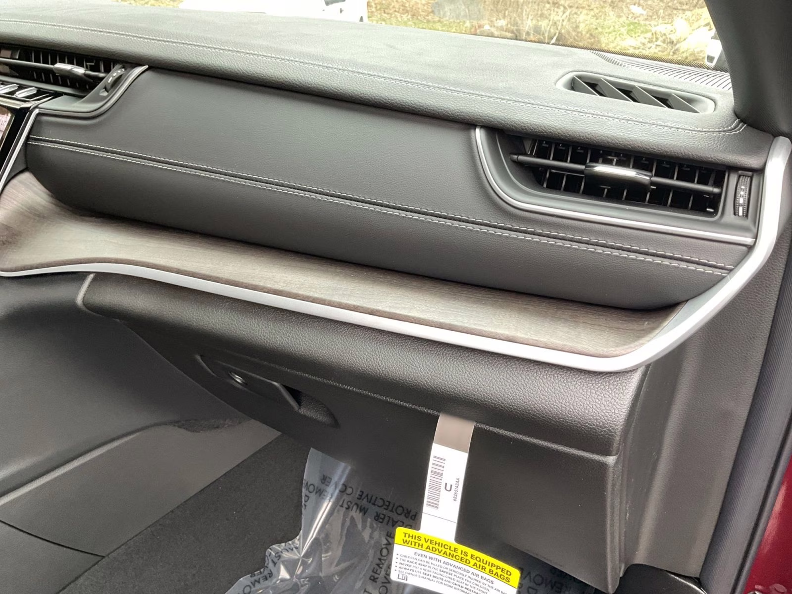 2025 Velvet Red Pearlcoat Jeep Grand Cherokee Limited 4X4 SUV