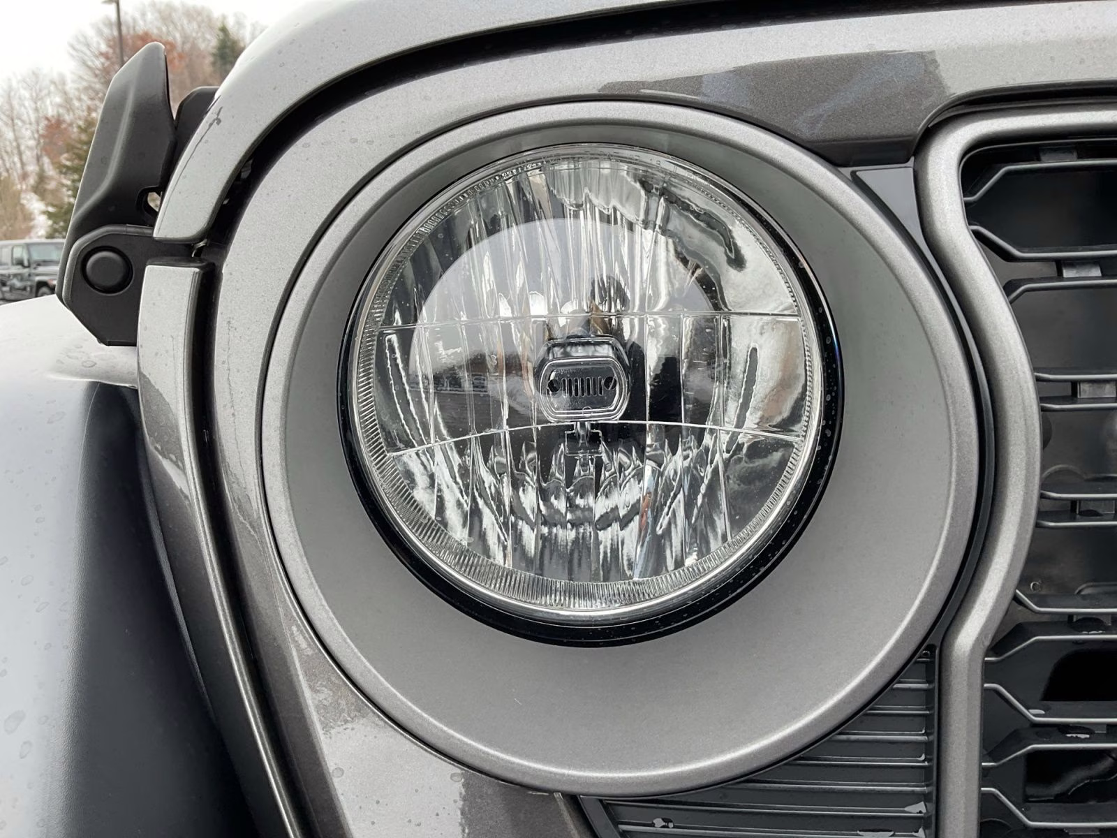 2026 Granite Crystal Metallic Clearcoat Jeep Gladiator Sport S 4X4 Truck