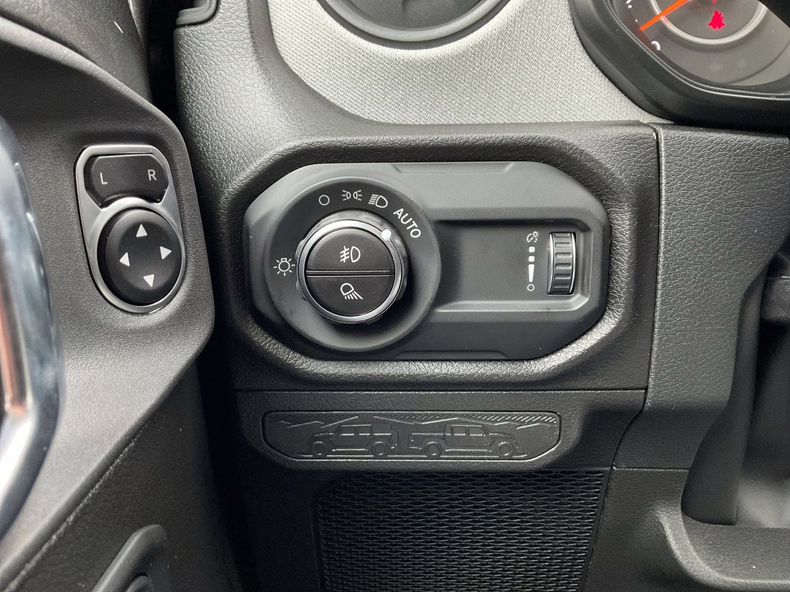 2026 Granite Crystal Metallic Clearcoat Jeep Gladiator Sport S 4X4 Truck