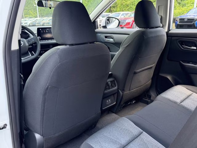 2026 Everest White Pearl Tricoat Nissan Rogue SV FWD SUV