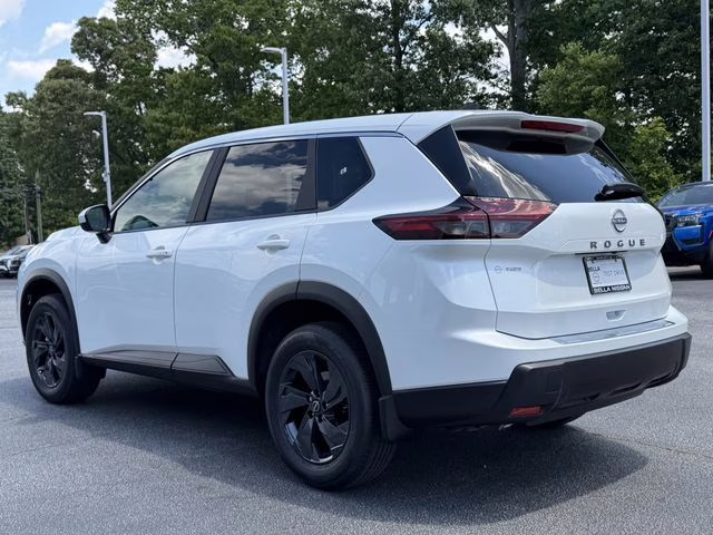 2026 Everest White Pearl Tricoat Nissan Rogue SV FWD SUV