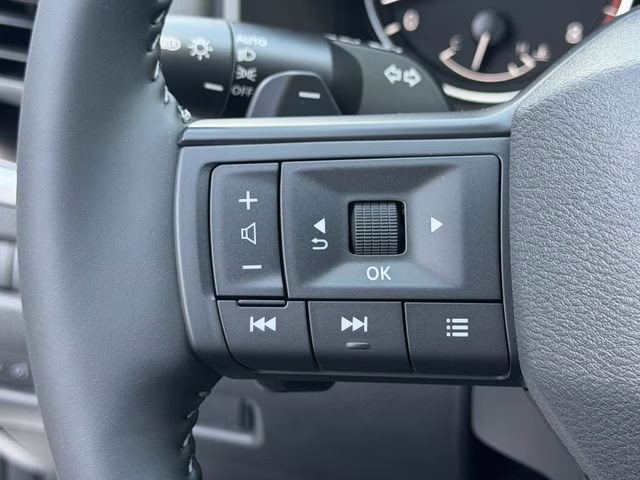 2026 Everest White Pearl Tricoat Nissan Rogue SV FWD SUV
