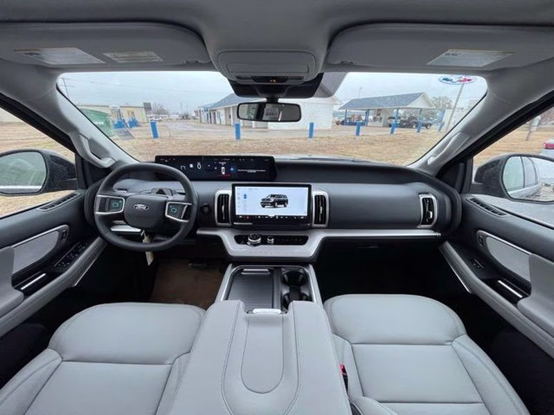 2026 Agate Black Metallic Ford Expedition Active 4X4 SUV