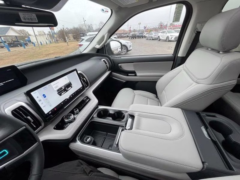 2026 Agate Black Metallic Ford Expedition Active 4X4 SUV