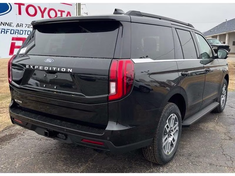 2026 Agate Black Metallic Ford Expedition Active 4X4 SUV