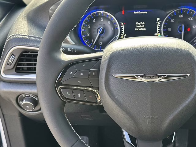 2026 Silver Mist Clearcoat Chrysler Pacifica Select FWD Van