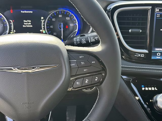 2026 Silver Mist Clearcoat Chrysler Pacifica Select FWD Van