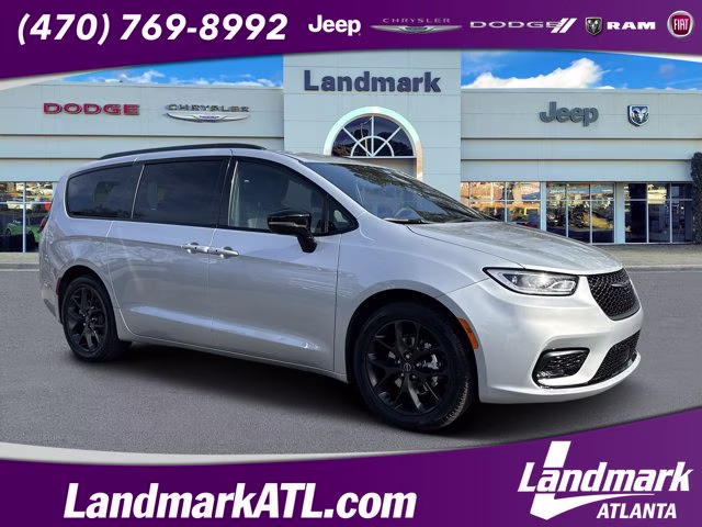 2026 Silver Mist Clearcoat Chrysler Pacifica Select FWD Van