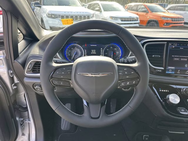 2026 Silver Mist Clearcoat Chrysler Pacifica Select FWD Van