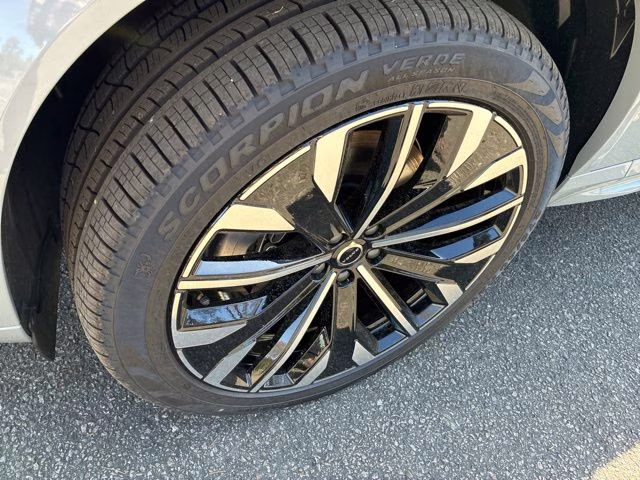 2026 Vapour Grey Volvo XC90 Plug-In Hybrid T8 Ultra 7-Seater AWD SUV