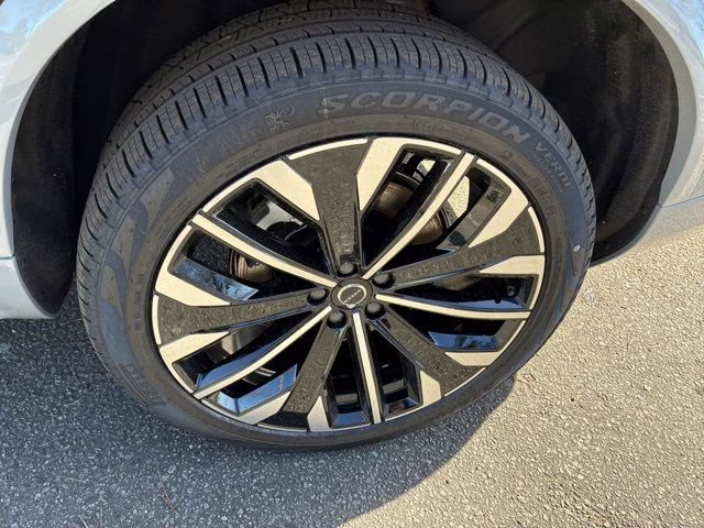 2026 Vapour Grey Volvo XC90 Plug-In Hybrid T8 Ultra 7-Seater AWD SUV