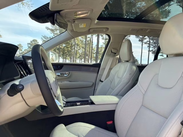 2026 Vapour Grey Volvo XC90 Plug-In Hybrid T8 Ultra 7-Seater AWD SUV