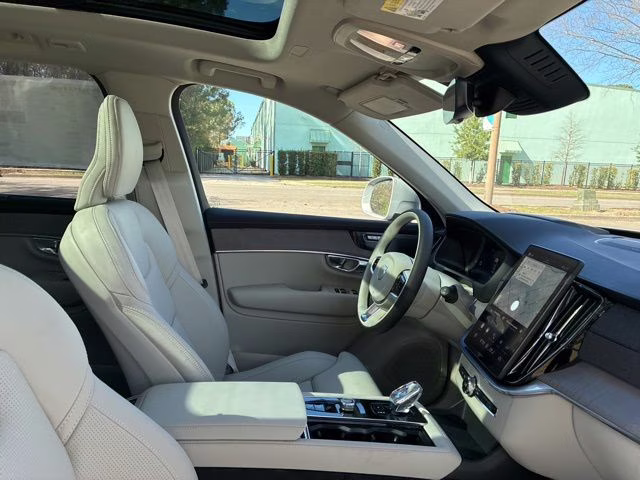 2026 Vapour Grey Volvo XC90 Plug-In Hybrid T8 Ultra 7-Seater AWD SUV