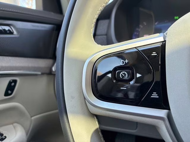 2026 Vapour Grey Volvo XC90 Plug-In Hybrid T8 Ultra 7-Seater AWD SUV