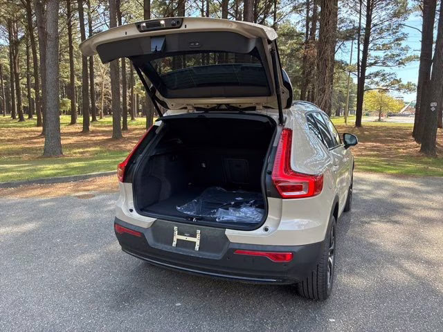 2026 Sand Dune Volvo XC40 B4 Core FWD SUV