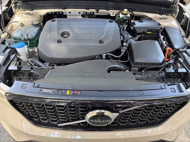 2026 Sand Dune Volvo XC40 B4 Core FWD SUV