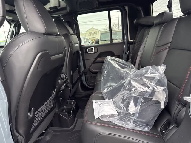 2026 Anvil Clearcoat Jeep Gladiator Rubicon 4X4 Truck