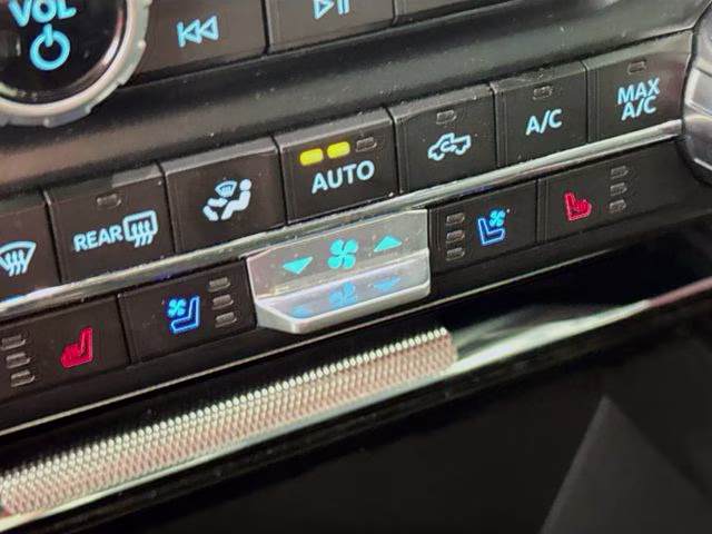 2023 Black Metallic Ford F-150 Lariat 4X4 Truck
