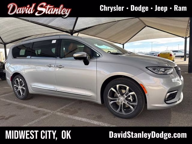 2026 Silver Mist Clearcoat Chrysler Pacifica Pinnacle FWD Van